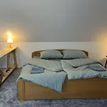 Male Labe - Klidne V Krkonosich S Terasou Prosecne